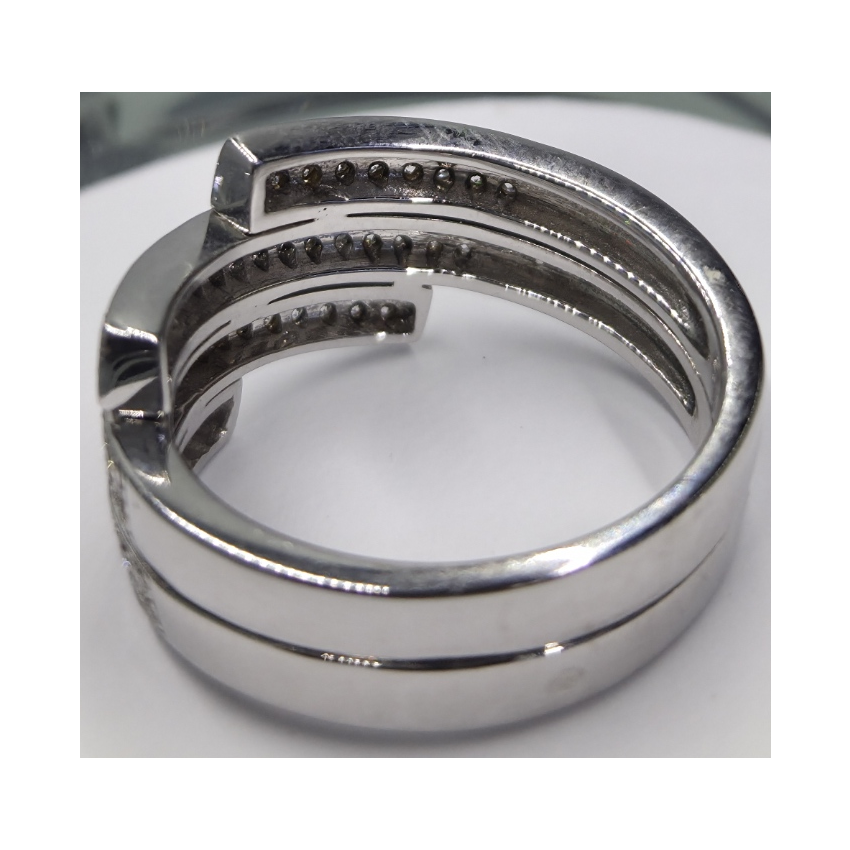 Anel em Ouro Branco 19.25k com Diamantes